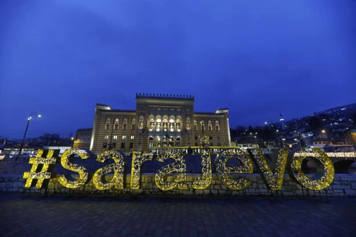 Sarajevo ukrašeno pred nadolazeće praznike